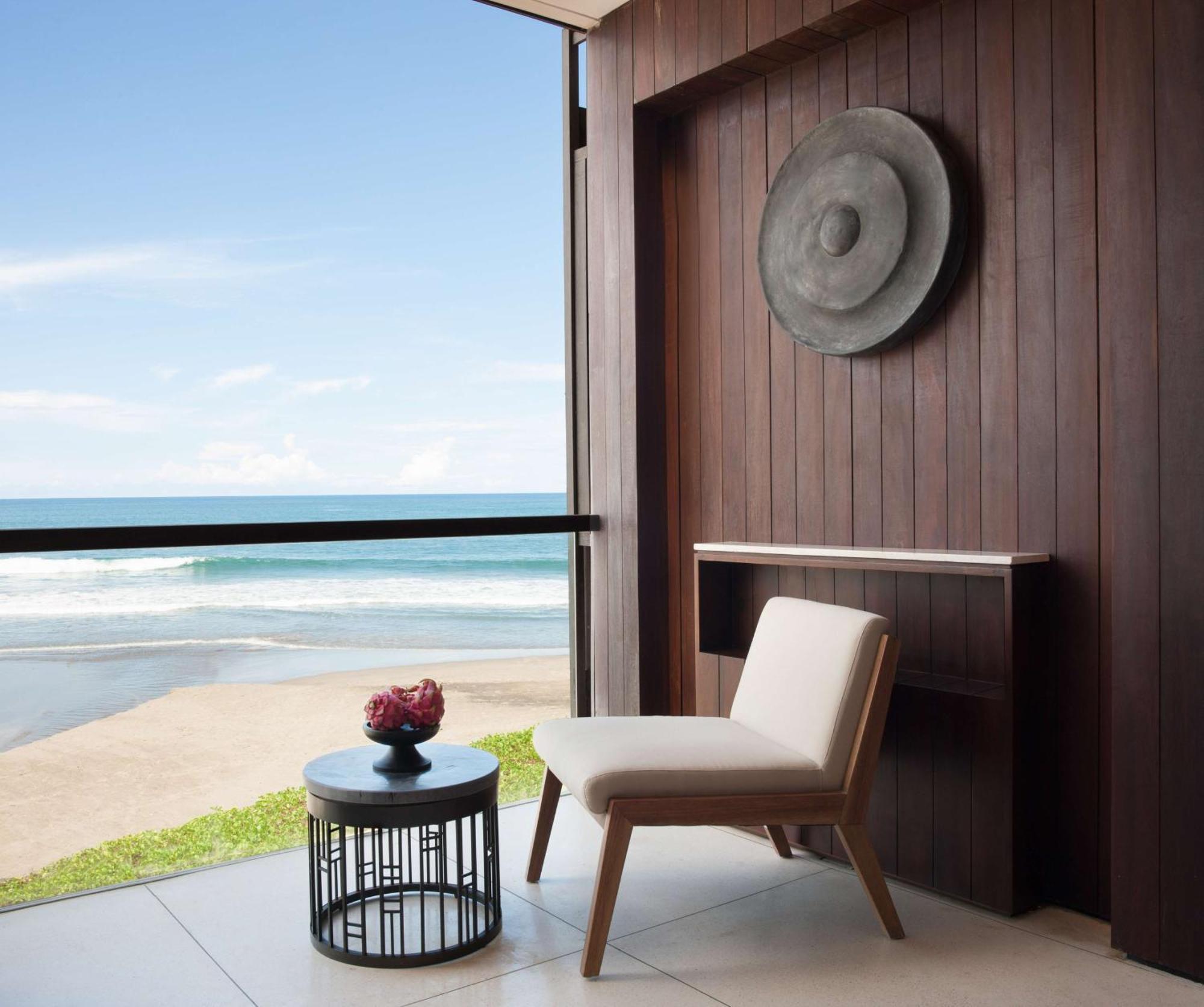 Alila Resor 5*